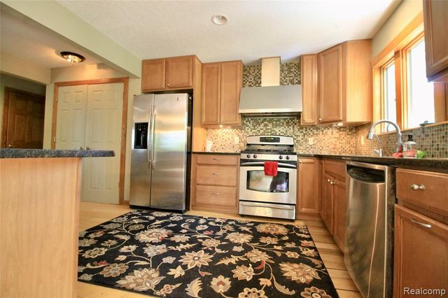 3515 Lahring, Linden, MI 48451