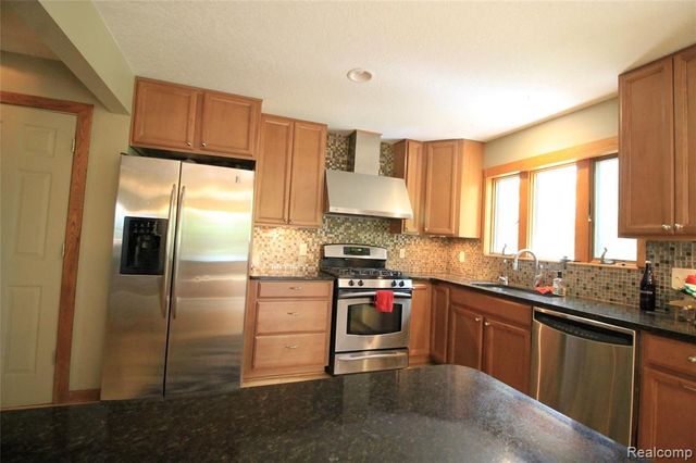 3515 Lahring, Linden, MI 48451