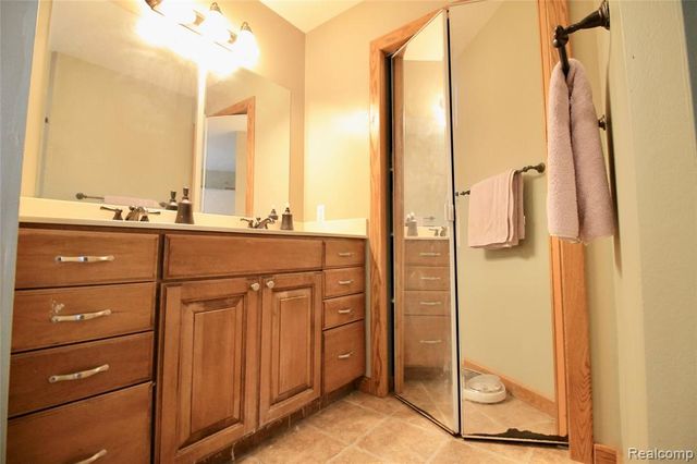 3515 Lahring, Linden, MI 48451