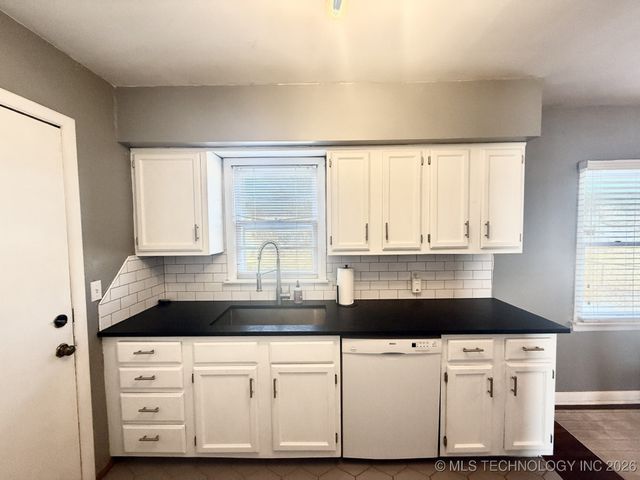 3743 W 45th Street, Tulsa, OK 74107