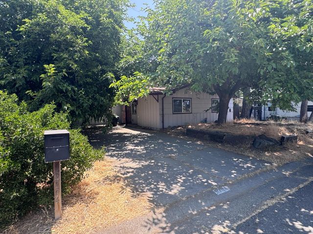 5734 La Field Dr, Fair Oaks, CA 95628