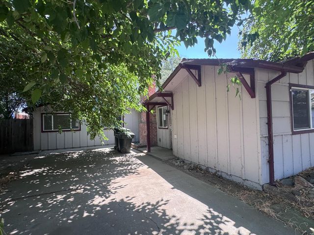 5734 La Field Dr, Fair Oaks, CA 95628