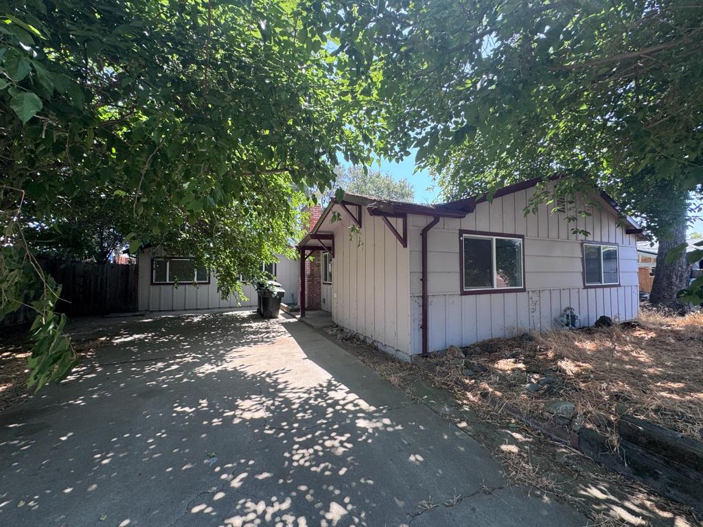 5734 La Field Dr, Fair Oaks, CA 95628