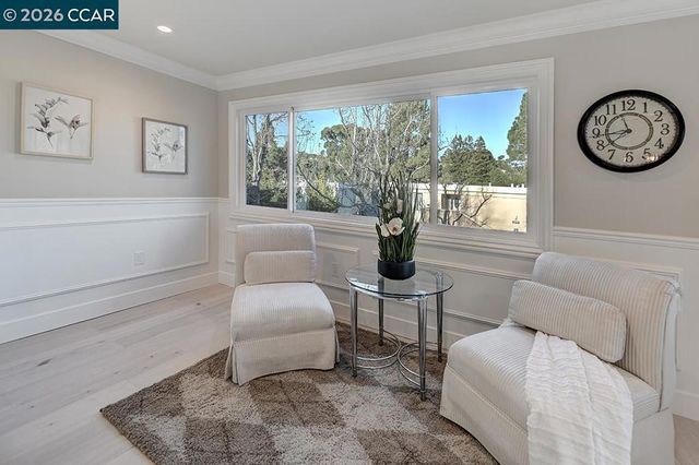 2601 Pine Knoll Dr 16, Walnut Creek, CA 94595