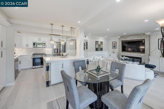 2601 Pine Knoll Dr 16, Walnut Creek, CA 94595