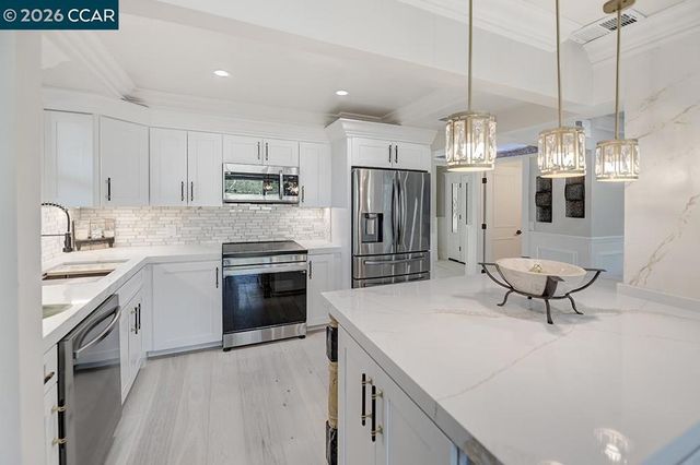 2601 Pine Knoll Dr 16, Walnut Creek, CA 94595