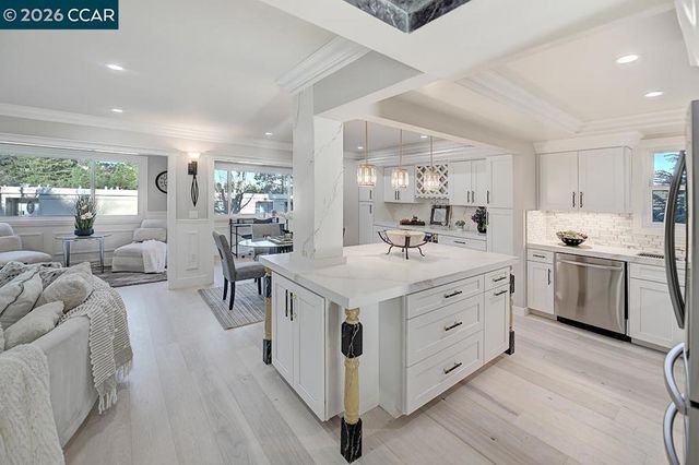 2601 Pine Knoll Dr 16, Walnut Creek, CA 94595