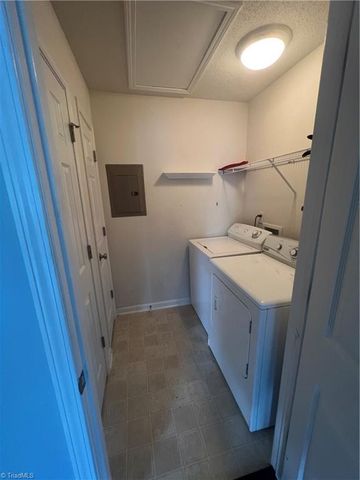 4701 Pennoak Lane, Greensboro, NC 27407