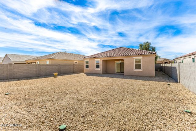 16665 N LUNA Drive, Maricopa, AZ 85138