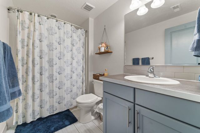 7028 S Woodhaven Dr, Spokane, WA 99224