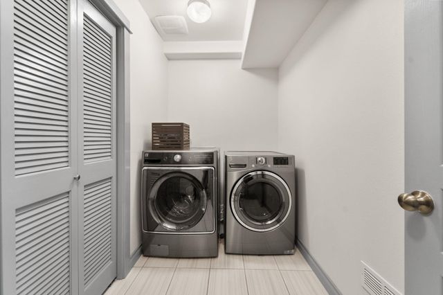 7028 S Woodhaven Dr, Spokane, WA 99224