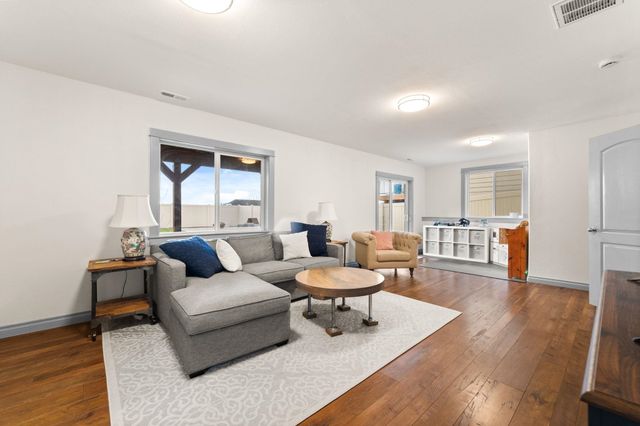 7028 S Woodhaven Dr, Spokane, WA 99224