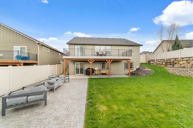 7028 S Woodhaven Dr, Spokane, WA 99224