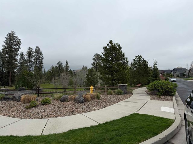 7028 S Woodhaven Dr, Spokane, WA 99224