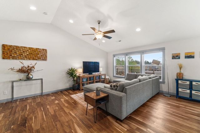 7028 S Woodhaven Dr, Spokane, WA 99224