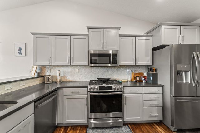 7028 S Woodhaven Dr, Spokane, WA 99224