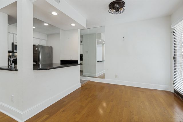 5932 Sandhurst Lane 216, Dallas, TX 75206