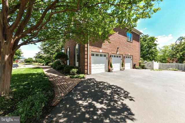 19854 ANNENBERG DR, Ashburn, VA 20147