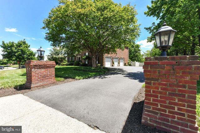 19854 ANNENBERG DR, Ashburn, VA 20147