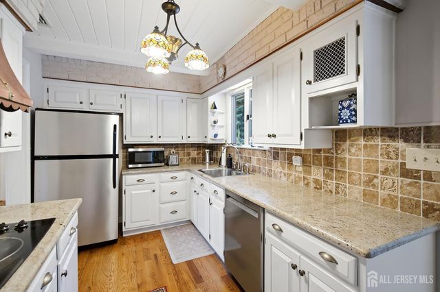 1 Beech Court, East Brunswick, NJ 08816