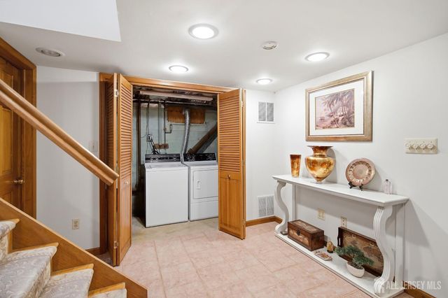 1 Beech Court, East Brunswick, NJ 08816