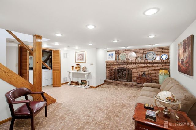 1 Beech Court, East Brunswick, NJ 08816