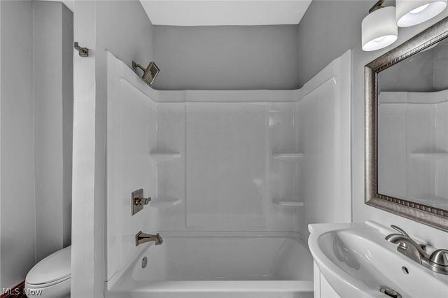 43 Bridge Street, Newton Falls, OH 44444