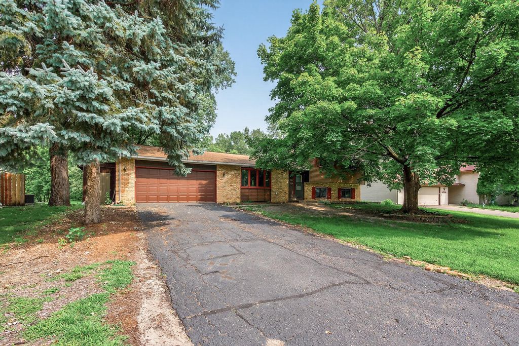 3416 75th Avenue N, Brooklyn Park, MN 55443