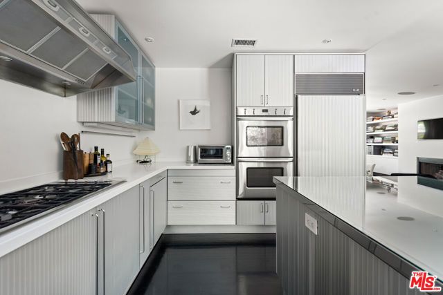 9648 Yoakum Drive, Beverly Hills, CA 90210