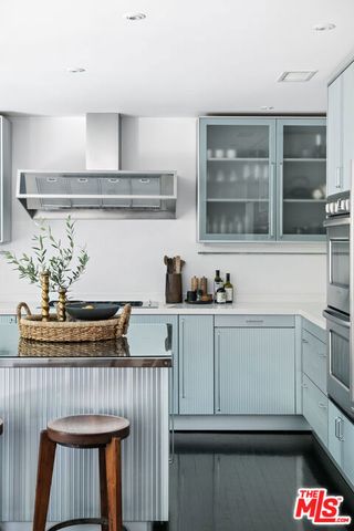 9648 Yoakum Drive, Beverly Hills, CA 90210