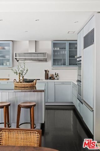 9648 Yoakum Drive, Beverly Hills, CA 90210