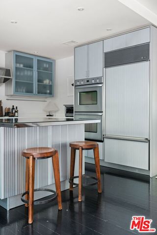 9648 Yoakum Drive, Beverly Hills, CA 90210