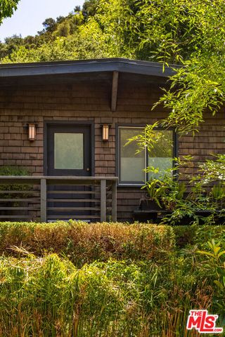 9648 Yoakum Drive, Beverly Hills, CA 90210