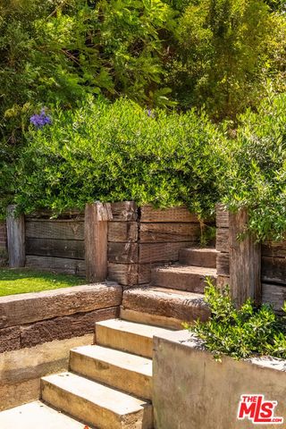 9648 Yoakum Drive, Beverly Hills, CA 90210