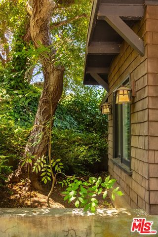 9648 Yoakum Drive, Beverly Hills, CA 90210