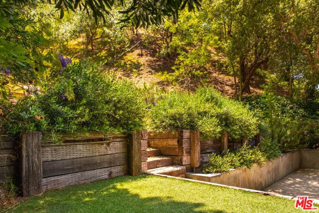 9648 Yoakum Drive, Beverly Hills, CA 90210