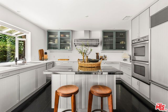 9648 Yoakum Drive, Beverly Hills, CA 90210