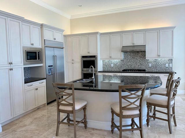 16831 Pavilion Way, Delray Beach, FL 33446