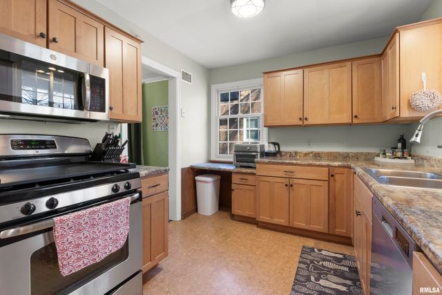 3502 N PEORIA Avenue, Peoria, IL 61603