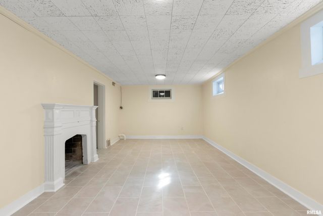 3502 N PEORIA Avenue, Peoria, IL 61603