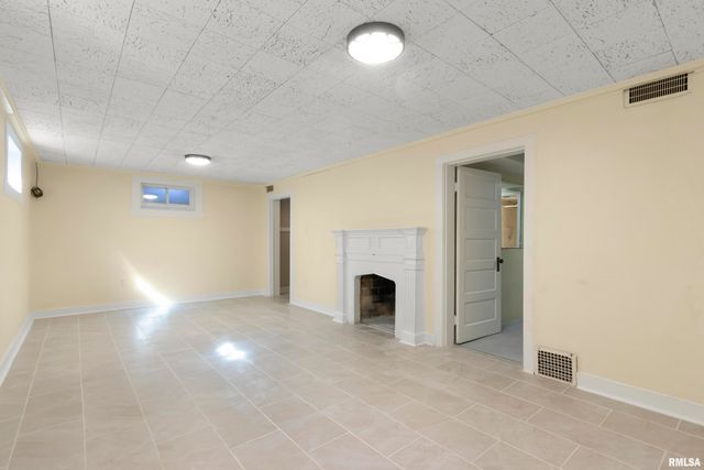 3502 N PEORIA Avenue, Peoria, IL 61603