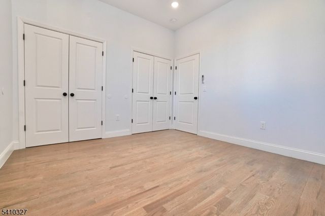 41 Arlington Ave, Jersey City, NJ 07305