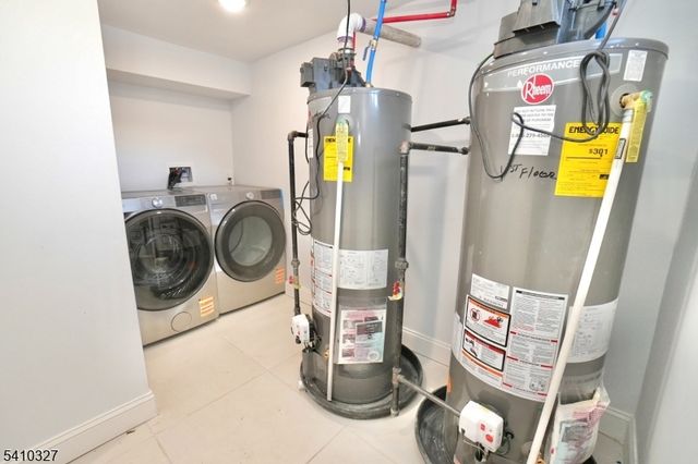 41 Arlington Ave, Jersey City, NJ 07305