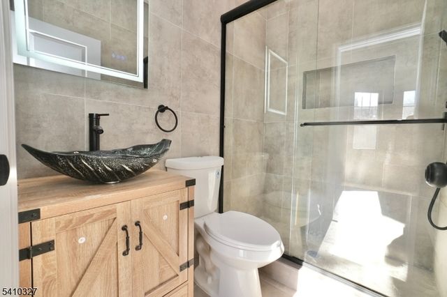 41 Arlington Ave, Jersey City, NJ 07305