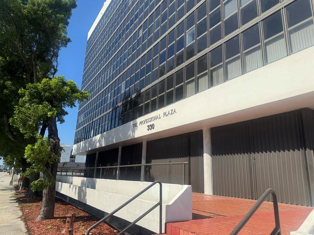 330 SW 27th Avenue 309, Miami, FL 33135