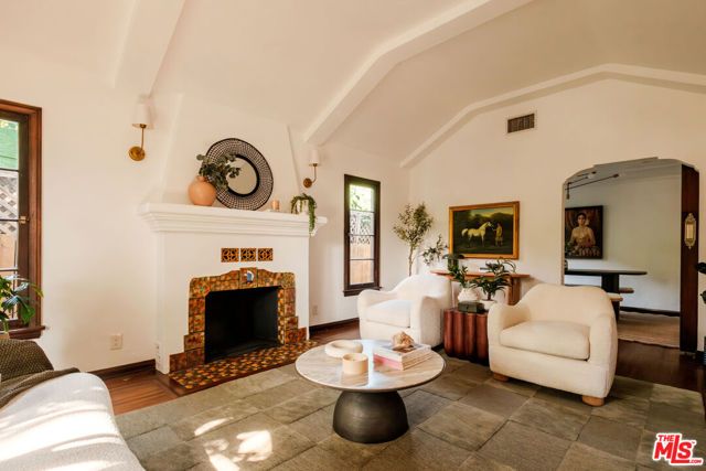 4260 S Norton Avenue, Los Angeles, CA 90008