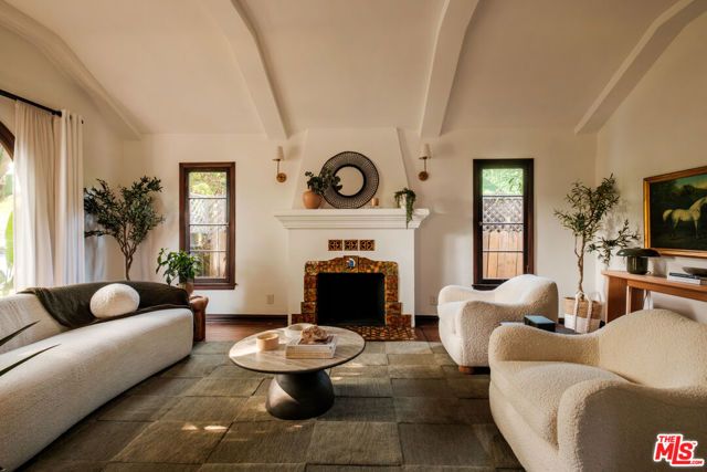 4260 S Norton Avenue, Los Angeles, CA 90008