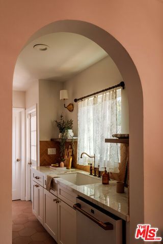 4260 S Norton Avenue, Los Angeles, CA 90008