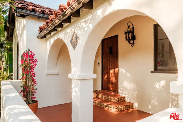 4260 S Norton Avenue, Los Angeles, CA 90008