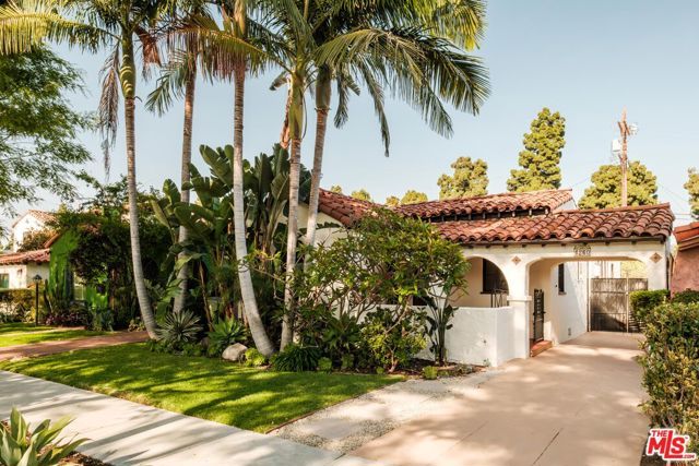 4260 S Norton Avenue, Los Angeles, CA 90008